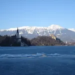 アパート マルイェティカ *