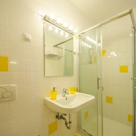 아파트먼츠 마제티카 *