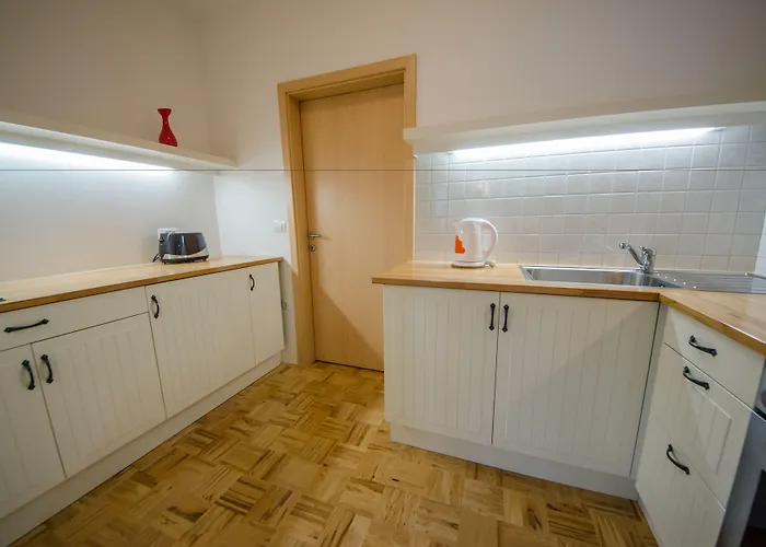 アパート マルイェティカ *