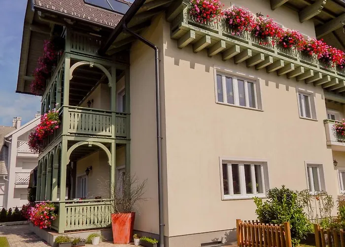 アパート マルイェティカ *